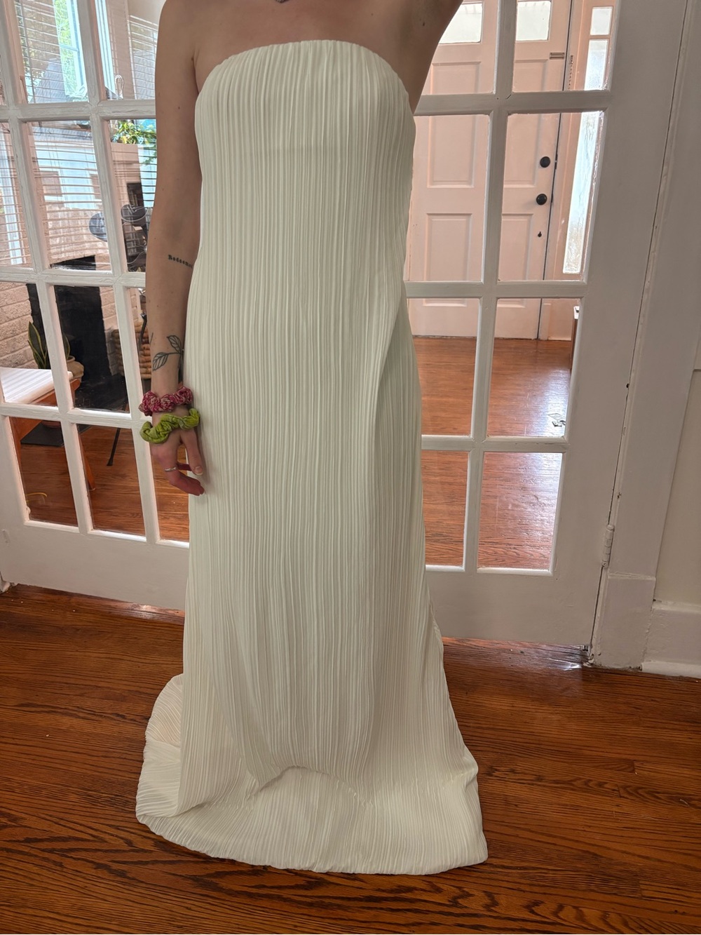 Simple & chic wedding gown - Picture 13 of 13